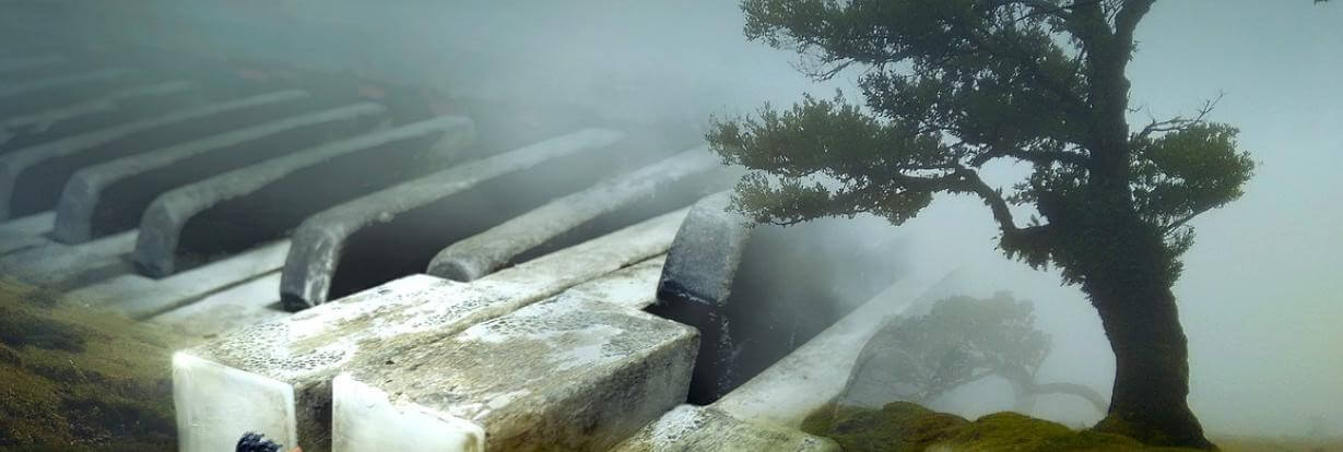 Escribir desde el alma. Paisaje con niebla y piano.